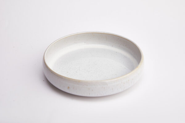 Assiette creuse en céramique – Blanc moucheté