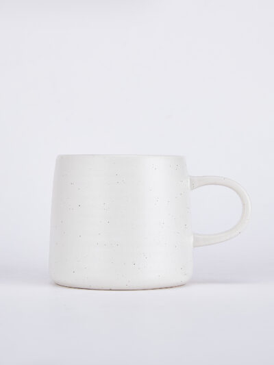 Mug en céramique blanche – Finition mouchetée naturelle