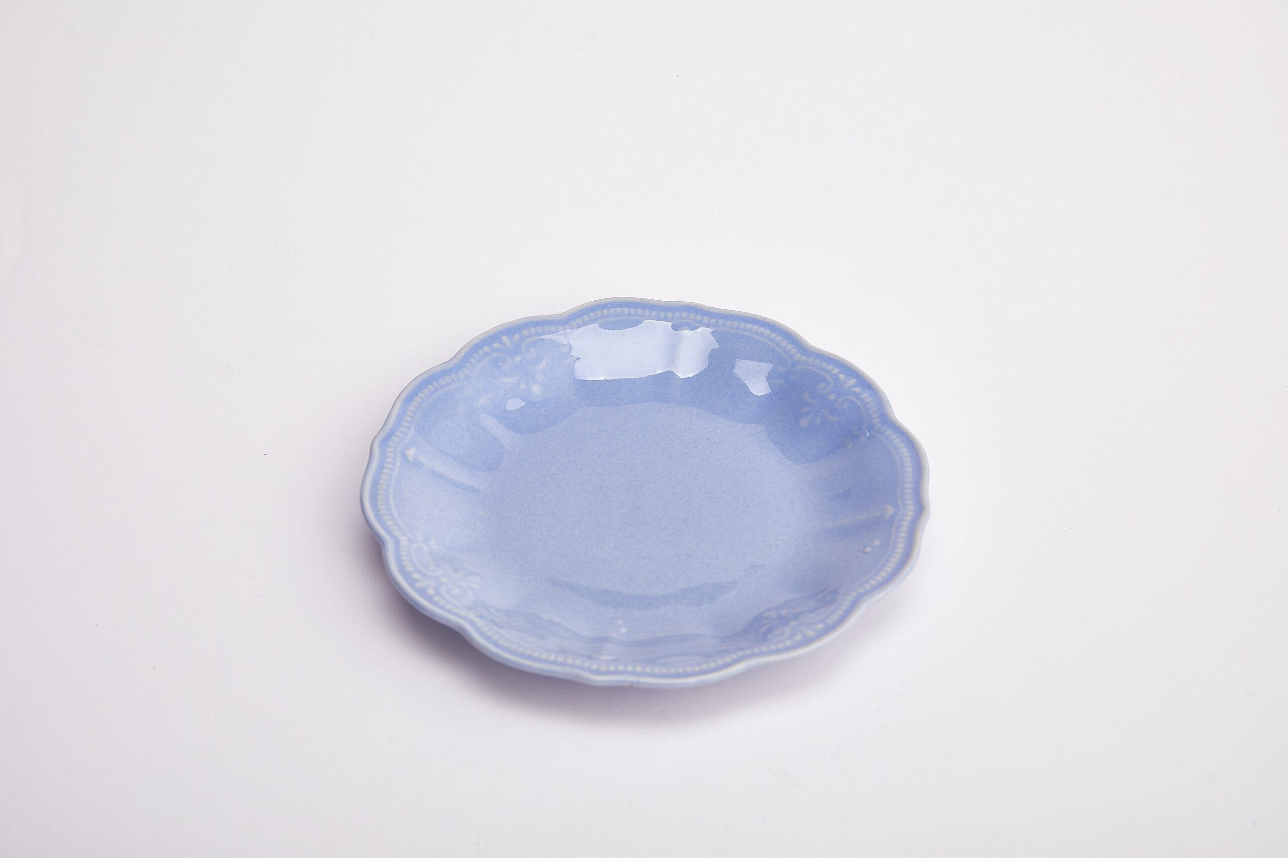 Assiette vintage émaillée – Bleu lavande