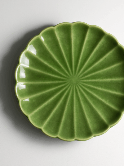 Assiette Lotus en céramique – Vert céladon